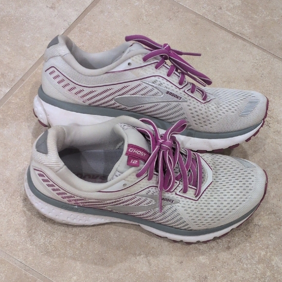 Brooks Shoes - Brooks Women's Ghost 12
